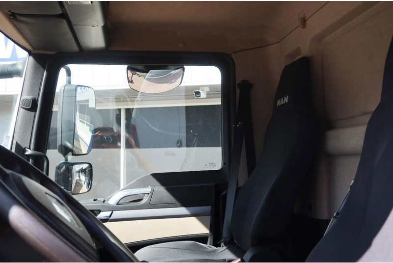 MAN TGL 12.250 Bakwagen + Laadklep DHollandia 2000 kg - Truk box: gambar 5 MAN TGL 12.250 Bakwagen + Laadklep DHollandia 2000 kg - Truk box: gambar 5