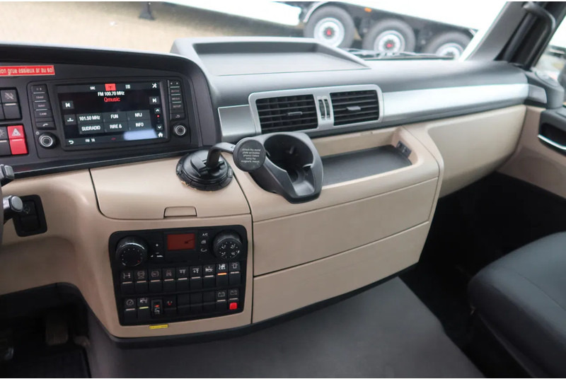 MAN TGS 35.360 Oprijwagen + HIAB 228 E3 Kraan 8x2 - Truk pengangkut mobil: gambar 5 MAN TGS 35.360 Oprijwagen + HIAB 228 E3 Kraan 8x2 - Truk pengangkut mobil: gambar 5