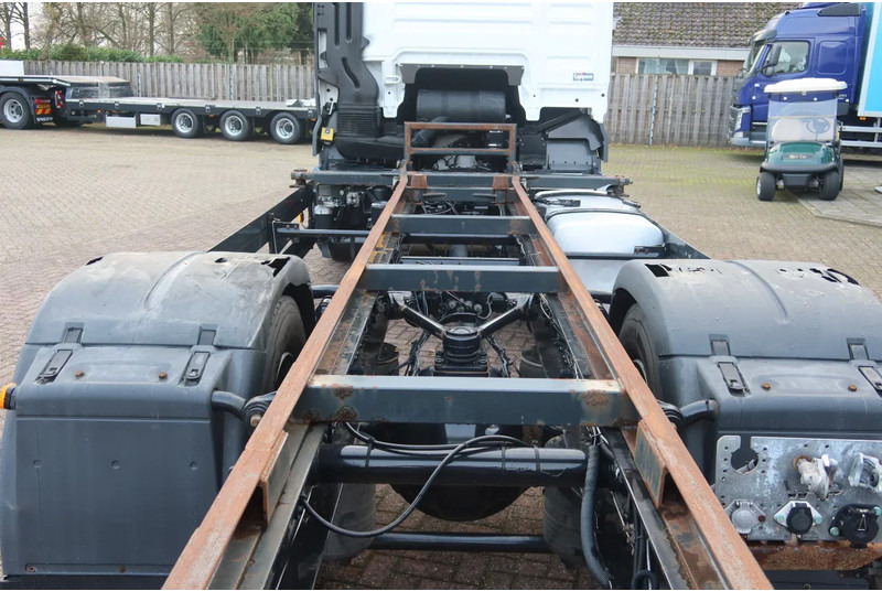 MAN TGX 18 .340 4x2 Full air Chassis, twist locks - Truk sasis: gambar 4 MAN TGX 18 .340 4x2 Full air Chassis, twist locks - Truk sasis: gambar 4