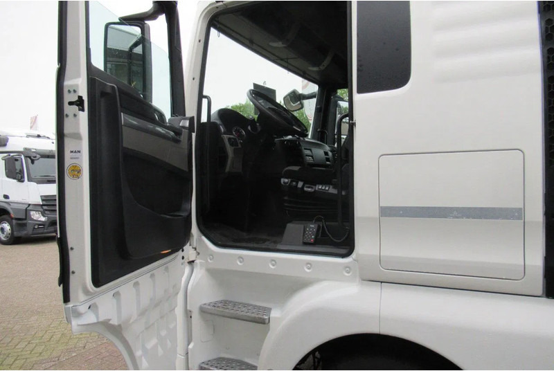 MAN TGX 26.460 XLX Interarder Euro 6 - Truk pengangkut mobil: gambar 4 MAN TGX 26.460 XLX Interarder Euro 6 - Truk pengangkut mobil: gambar 4