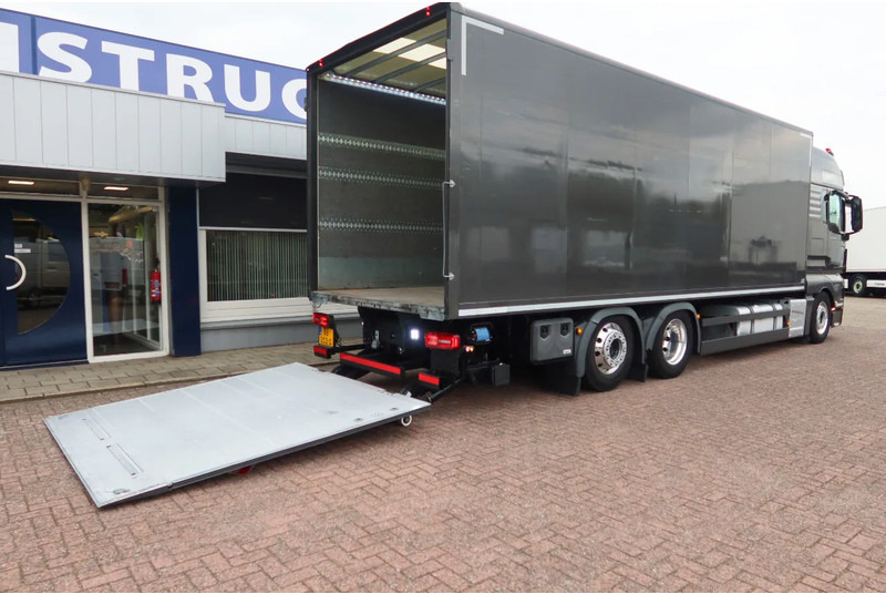 MAN TGX 26.500 6x2 Bak + Klep 3000 KG, FULL AIR SUSPENSION, SKY- LIGHTS. - Truk box: gambar 3 MAN TGX 26.500 6x2 Bak + Klep 3000 KG, FULL AIR SUSPENSION, SKY- LIGHTS. - Truk box: gambar 3
