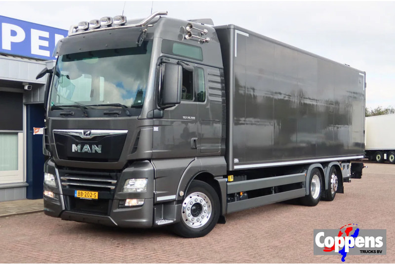 MAN TGX 26.500 6x2 Bak + Klep 3000 KG, FULL AIR SUSPENSION, SKY- LIGHTS. - Truk box: gambar 1 MAN TGX 26.500 6x2 Bak + Klep 3000 KG, FULL AIR SUSPENSION, SKY- LIGHTS. - Truk box: gambar 1