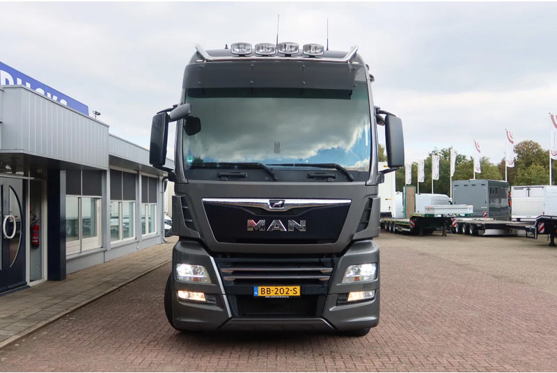 MAN TGX 26.500 6x2 Bak + Klep 3000 KG, FULL AIR SUSPENSION, SKY- LIGHTS. - Truk box: gambar 4 MAN TGX 26.500 6x2 Bak + Klep 3000 KG, FULL AIR SUSPENSION, SKY- LIGHTS. - Truk box: gambar 4