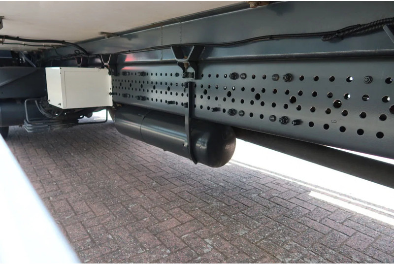 Truk berpendingin Mercedes-Benz Actros 2530 L Koel/Vries + Laadklep DHollandia 2500kg: gambar 20