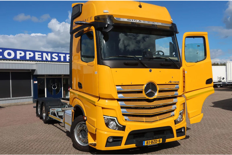 Mercedes-Benz Actros - Truk sasis: gambar 2 Mercedes-Benz Actros - Truk sasis: gambar 2