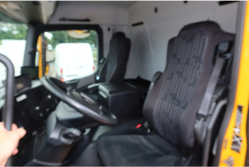 Mercedes-Benz Antos 2130L Koel/vries Bi- Temp Carrier Supra 1150 UT - Truk berpendingin: gambar 5 Mercedes-Benz Antos 2130L Koel/vries Bi- Temp Carrier Supra 1150 UT - Truk berpendingin: gambar 5