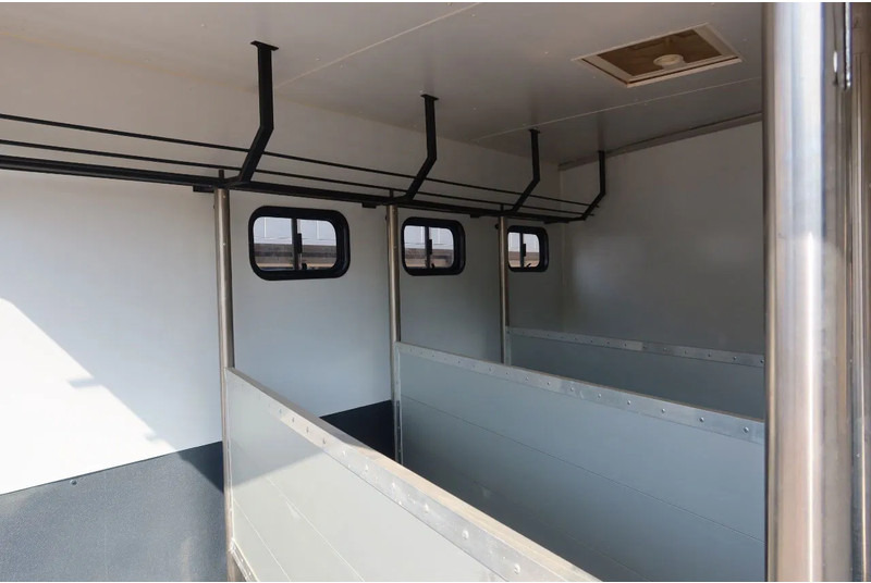 Mercedes-Benz Atego 816 L 3 Paarden/4 Ponies Nieuwe APK + nieuwe accu. - Truk pengangkut kuda: gambar 3 Mercedes-Benz Atego 816 L 3 Paarden/4 Ponies Nieuwe APK + nieuwe accu. - Truk pengangkut kuda: gambar 3