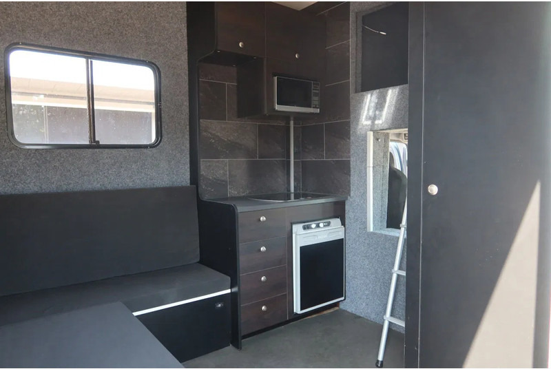 Mercedes-Benz Atego 816 L 3 Paarden/4 Ponies Nieuwe APK + nieuwe accu. - Truk pengangkut kuda: gambar 4 Mercedes-Benz Atego 816 L 3 Paarden/4 Ponies Nieuwe APK + nieuwe accu. - Truk pengangkut kuda: gambar 4