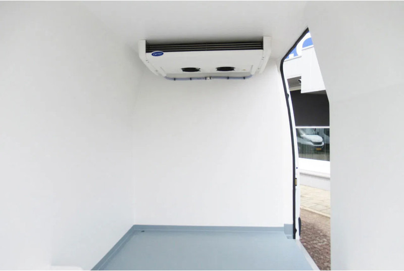 Mercedes-Benz Sprinter 317 CDI Koel / Vries/ verwarmen Carrier Xarios 350 + 220 volt nacht stekkerL2/H2 - Van berpendingin: gambar 4 Mercedes-Benz Sprinter 317 CDI Koel / Vries/ verwarmen Carrier Xarios 350 + 220 volt nacht stekkerL2/H2 - Van berpendingin: gambar 4