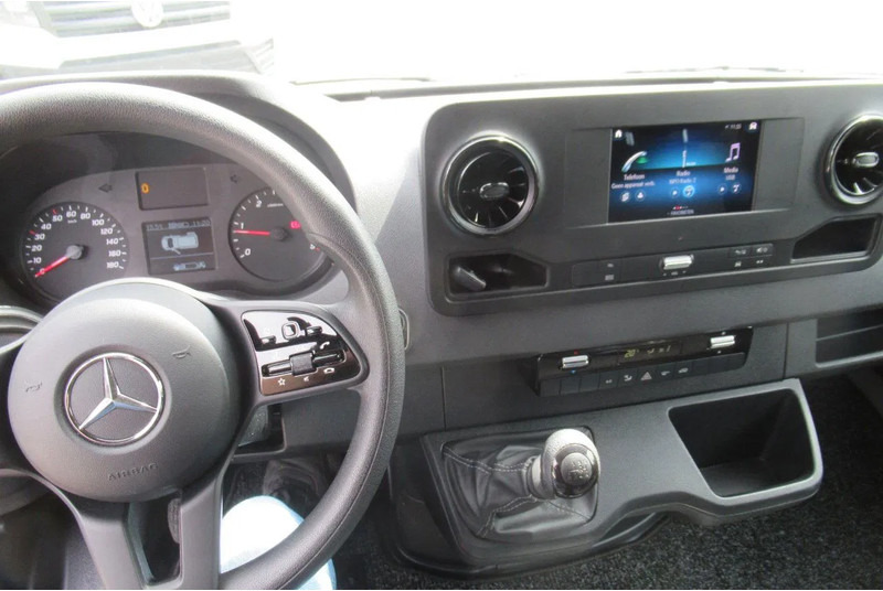 Mercedes-Benz Sprinter 317 CDI Koel / Vries/ verwarmen Carrier Xarios 350 + 220 volt nacht stekkerL2/H2 - Van berpendingin: gambar 5 Mercedes-Benz Sprinter 317 CDI Koel / Vries/ verwarmen Carrier Xarios 350 + 220 volt nacht stekkerL2/H2 - Van berpendingin: gambar 5