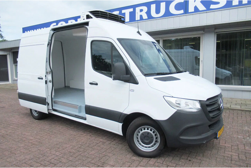 Mercedes-Benz Sprinter 317 CDI Koel / Vries/ verwarmen Carrier Xarios 350 + 220 volt nacht stekkerL2/H2 - Van berpendingin: gambar 2 Mercedes-Benz Sprinter 317 CDI Koel / Vries/ verwarmen Carrier Xarios 350 + 220 volt nacht stekkerL2/H2 - Van berpendingin: gambar 2