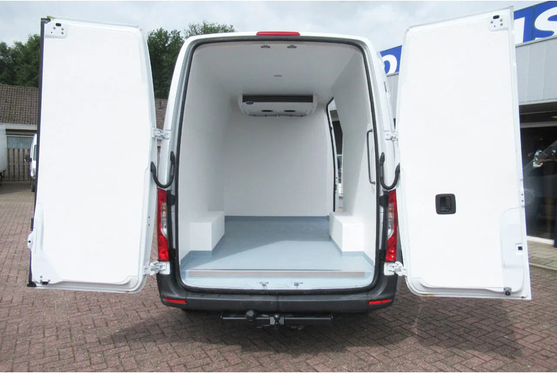 Mercedes-Benz Sprinter 317 CDI Koel / Vries/ verwarmen Carrier Xarios 350 + 220 volt nacht stekkerL2/H2 - Van berpendingin: gambar 3 Mercedes-Benz Sprinter 317 CDI Koel / Vries/ verwarmen Carrier Xarios 350 + 220 volt nacht stekkerL2/H2 - Van berpendingin: gambar 3