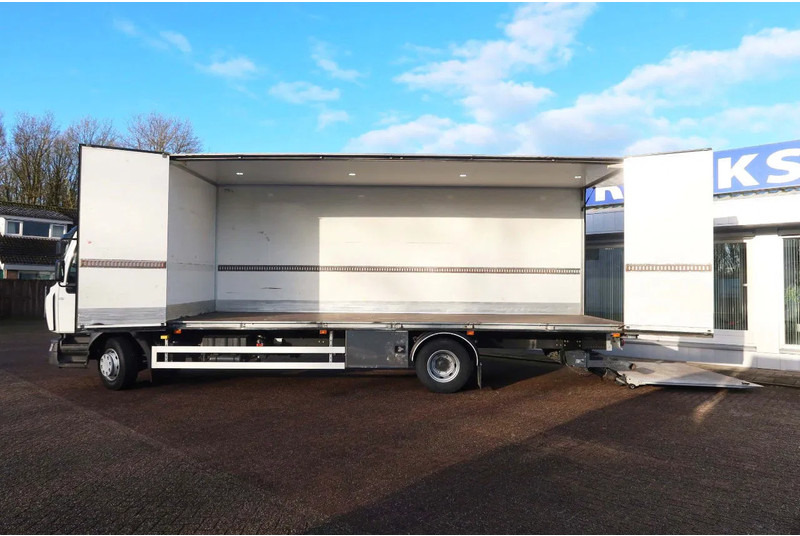 Renault D250 Bakwagen + Laadklep Deuren - Truk box: gambar 2 Renault D250 Bakwagen + Laadklep Deuren - Truk box: gambar 2