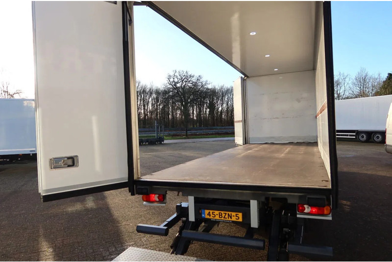 Truk box Renault D250 Bakwagen + Laadklep Deuren: gambar 16