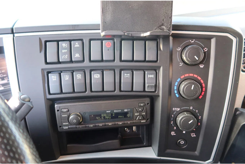 Truk box Renault D250 Bakwagen + Laadklep Deuren: gambar 6