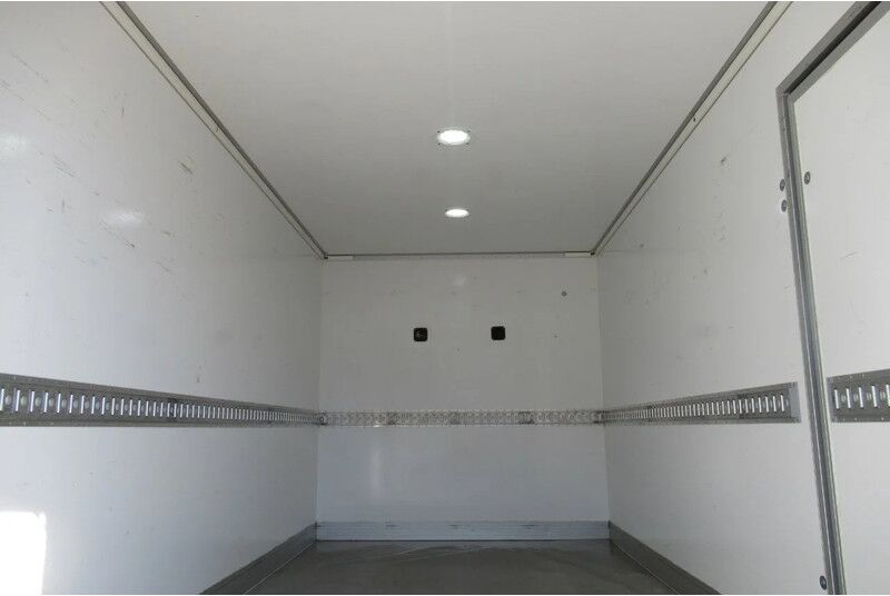 Renault Master Heating HEAVY DUTCH FLOWER TRUCK Euro 6 - Truk box: gambar 4 Renault Master Heating HEAVY DUTCH FLOWER TRUCK Euro 6 - Truk box: gambar 4