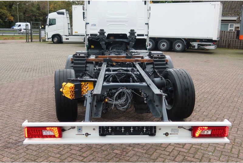 Scania R500 NGS 6x2 Chassis, Stuur lift as - Truk sasis: gambar 3 Scania R500 NGS 6x2 Chassis, Stuur lift as - Truk sasis: gambar 3