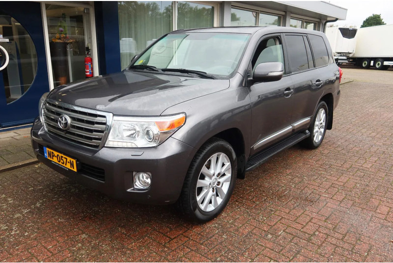 Toyota Land Cruiser V8 200 V8. 4.5D Executive. 7 Persoons. Luchtvering. Marge voertuig - Mobil: gambar 1 Toyota Land Cruiser V8 200 V8. 4.5D Executive. 7 Persoons. Luchtvering. Marge voertuig - Mobil: gambar 1