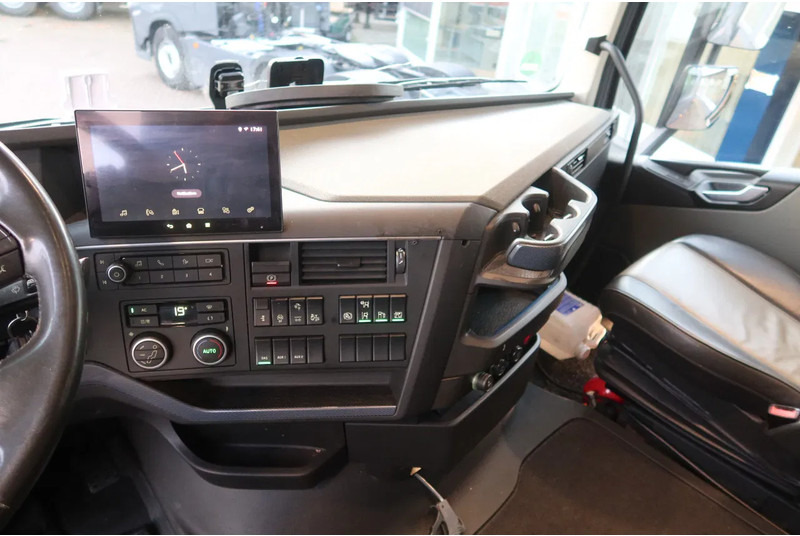 Volvo FH FH 500 Globetrotter Full Air suspension. 2 Pieces in stock. - Tractor head: gambar 5 Volvo FH FH 500 Globetrotter Full Air suspension. 2 Pieces in stock. - Tractor head: gambar 5