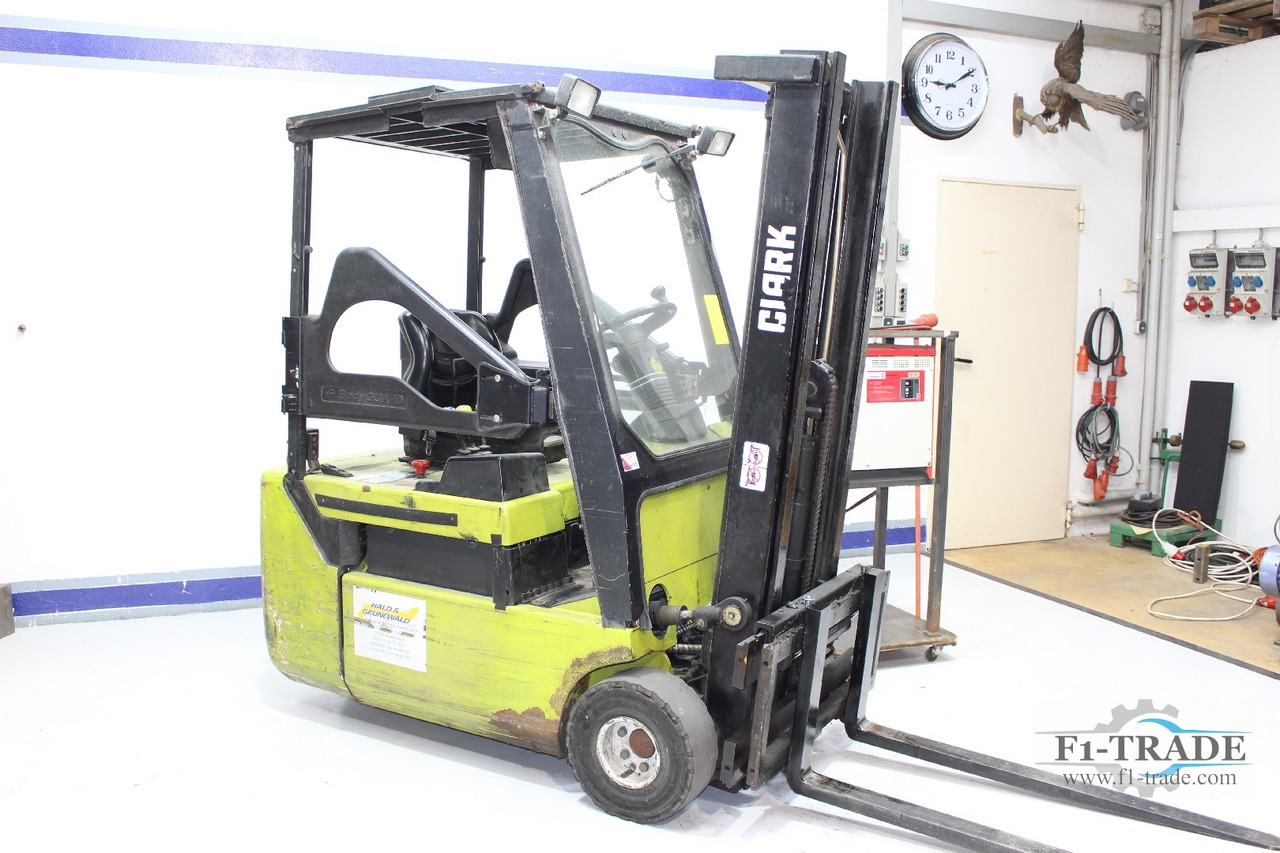 CLARK CTM 16 S - Forklift listrik: gambar 2 CLARK CTM 16 S - Forklift listrik: gambar 2