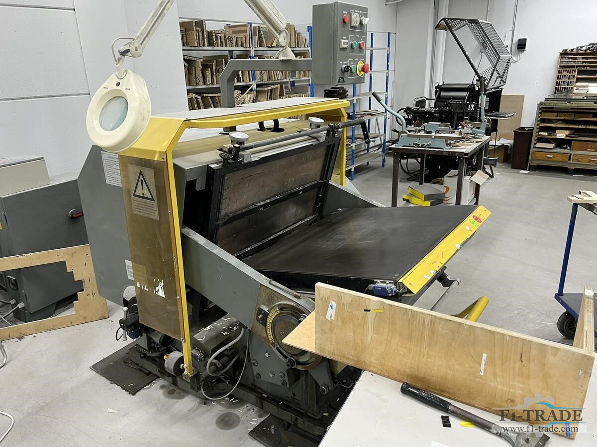 Eterna ML930GII - Mesin potong kertas: gambar 1 Eterna ML930GII - Mesin potong kertas: gambar 1