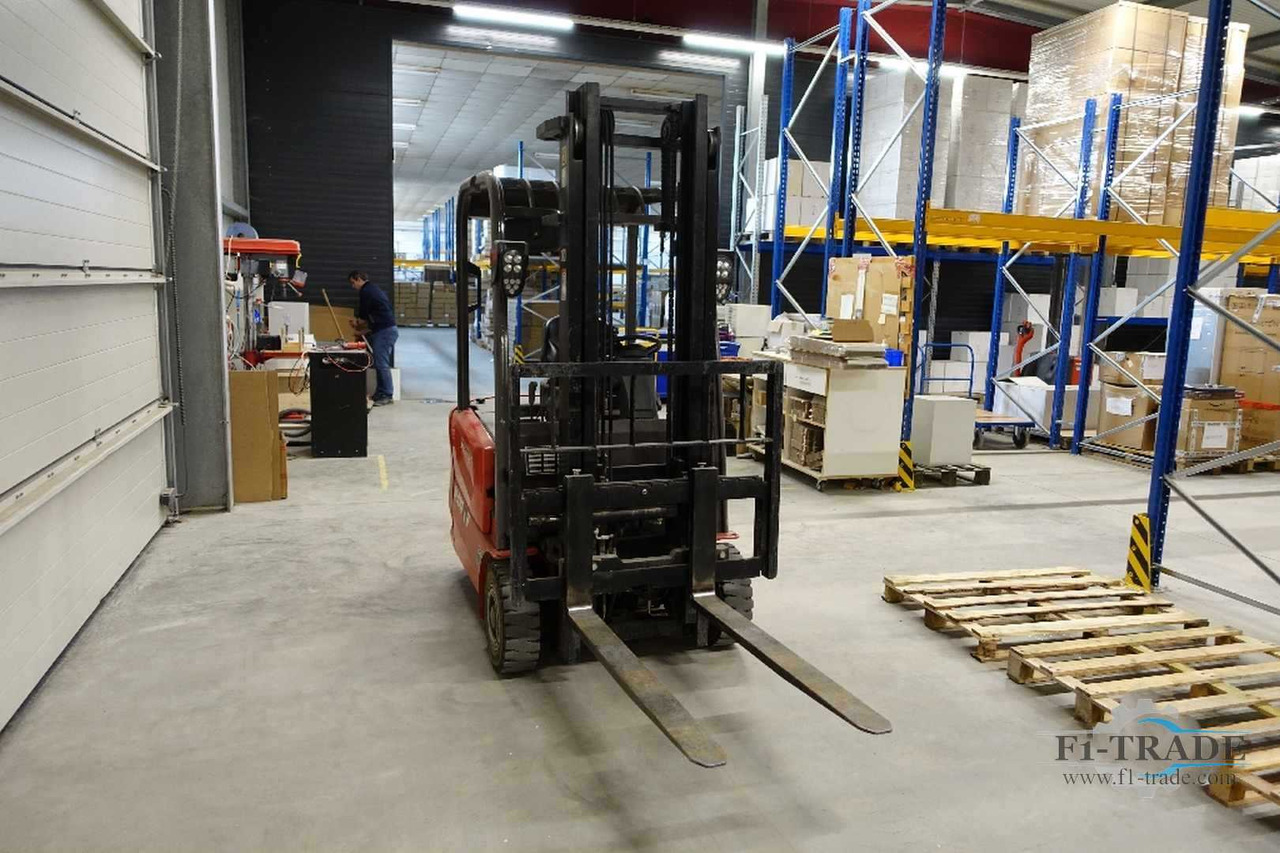 Manitou ME 315 - Forklift listrik: gambar 3 Manitou ME 315 - Forklift listrik: gambar 3