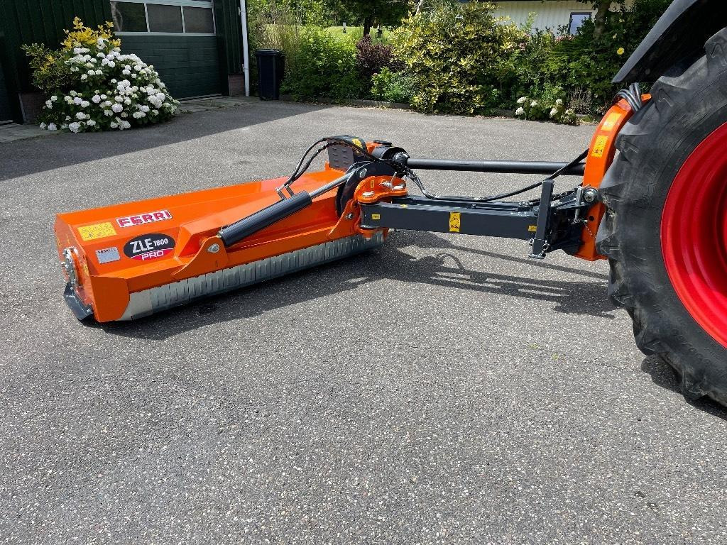 Ferri ZLE 1800 PRO verstek klepelmaaier (bj 2022) - Mesin pemotong chopper: gambar 1 Ferri ZLE 1800 PRO verstek klepelmaaier (bj 2022) - Mesin pemotong chopper: gambar 1