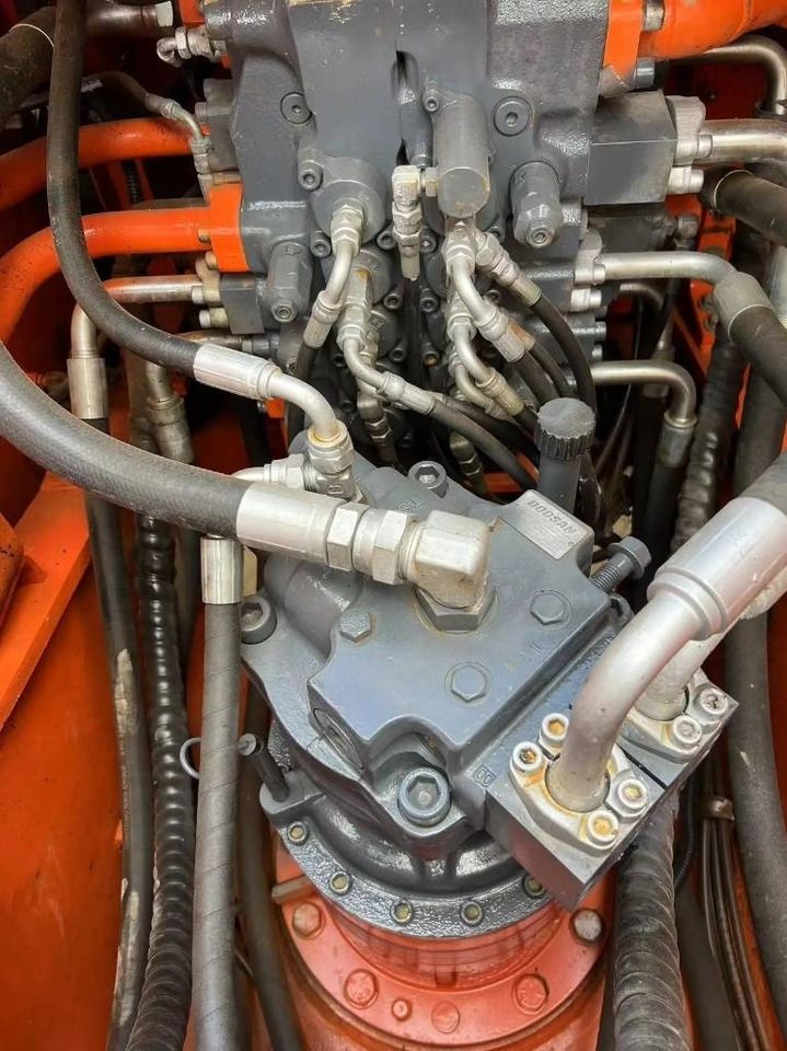 Doosan DX225LC-9C - Ekskavator perayap: gambar 4 Doosan DX225LC-9C - Ekskavator perayap: gambar 4