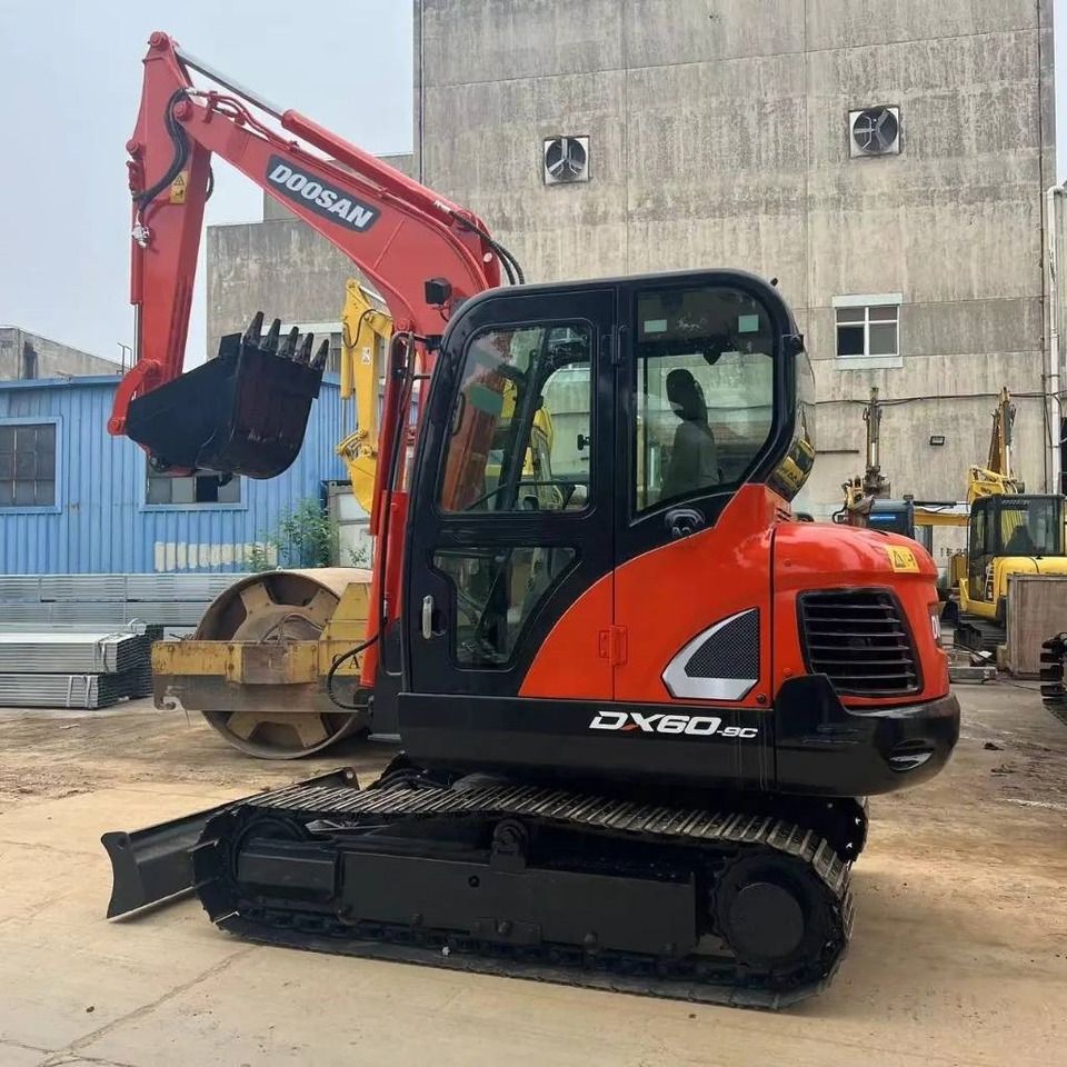 Doosan DX60-9C - Ekskavator mini: gambar 2 Doosan DX60-9C - Ekskavator mini: gambar 2