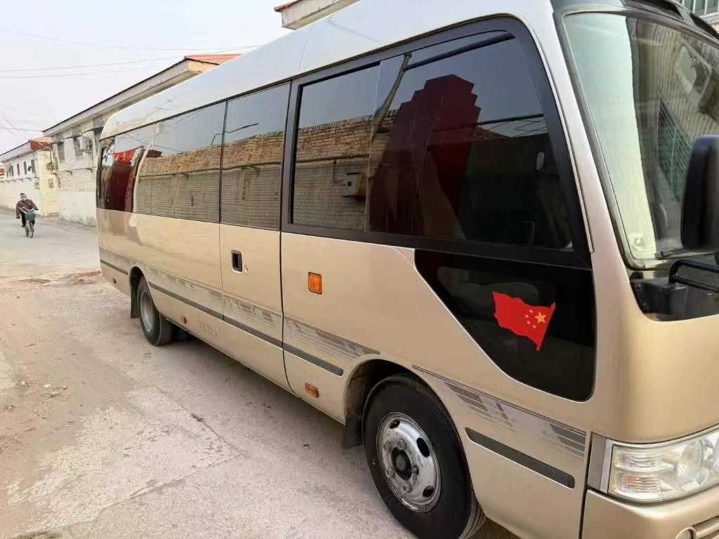 Toyota Coaster Bus - Bus mini, Van penumpang: gambar 5 Toyota Coaster Bus - Bus mini, Van penumpang: gambar 5