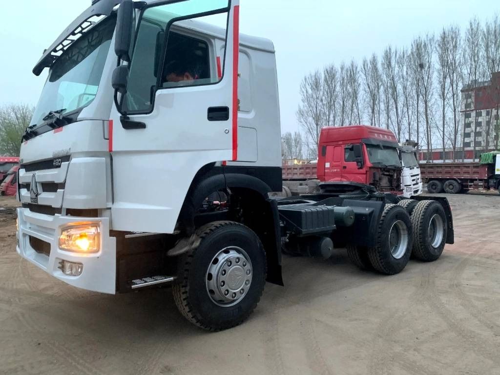 Howo 420 6x4 - Tractor head: gambar 4 Howo 420 6x4 - Tractor head: gambar 4