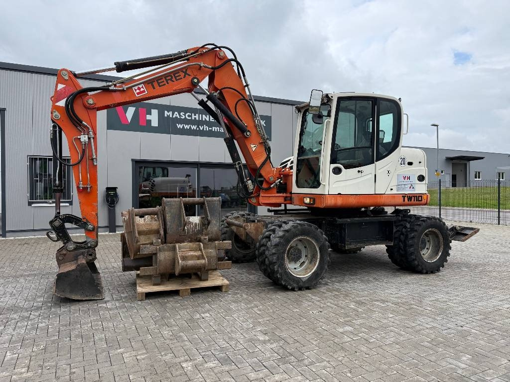 Terex TW 110 - Ekskavator roda: gambar 1 Terex TW 110 - Ekskavator roda: gambar 1