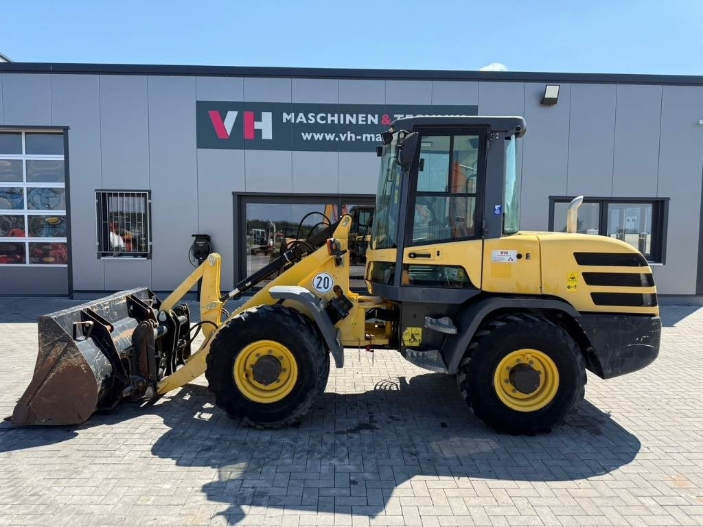 Yanmar V 80 - Wheel loader: gambar 2 Yanmar V 80 - Wheel loader: gambar 2