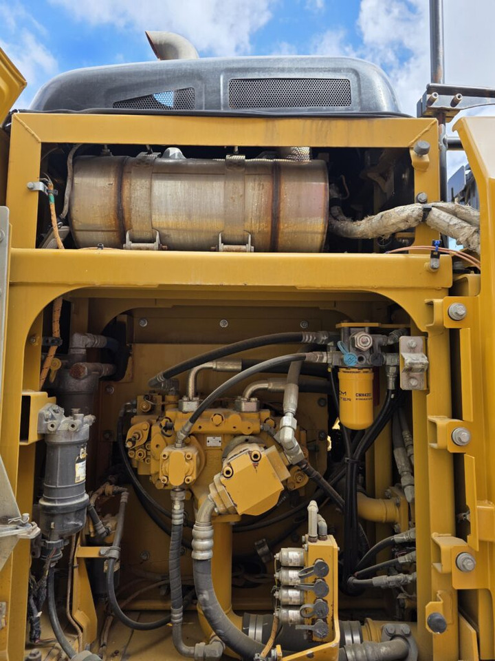CAT 323FL - Ekskavator perayap: gambar 4 CAT 323FL - Ekskavator perayap: gambar 4