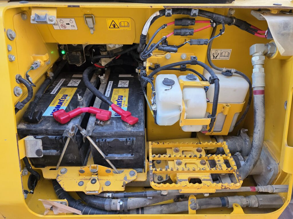 KOMATSU D61PX-24 - Bulldozer: gambar 4 KOMATSU D61PX-24 - Bulldozer: gambar 4