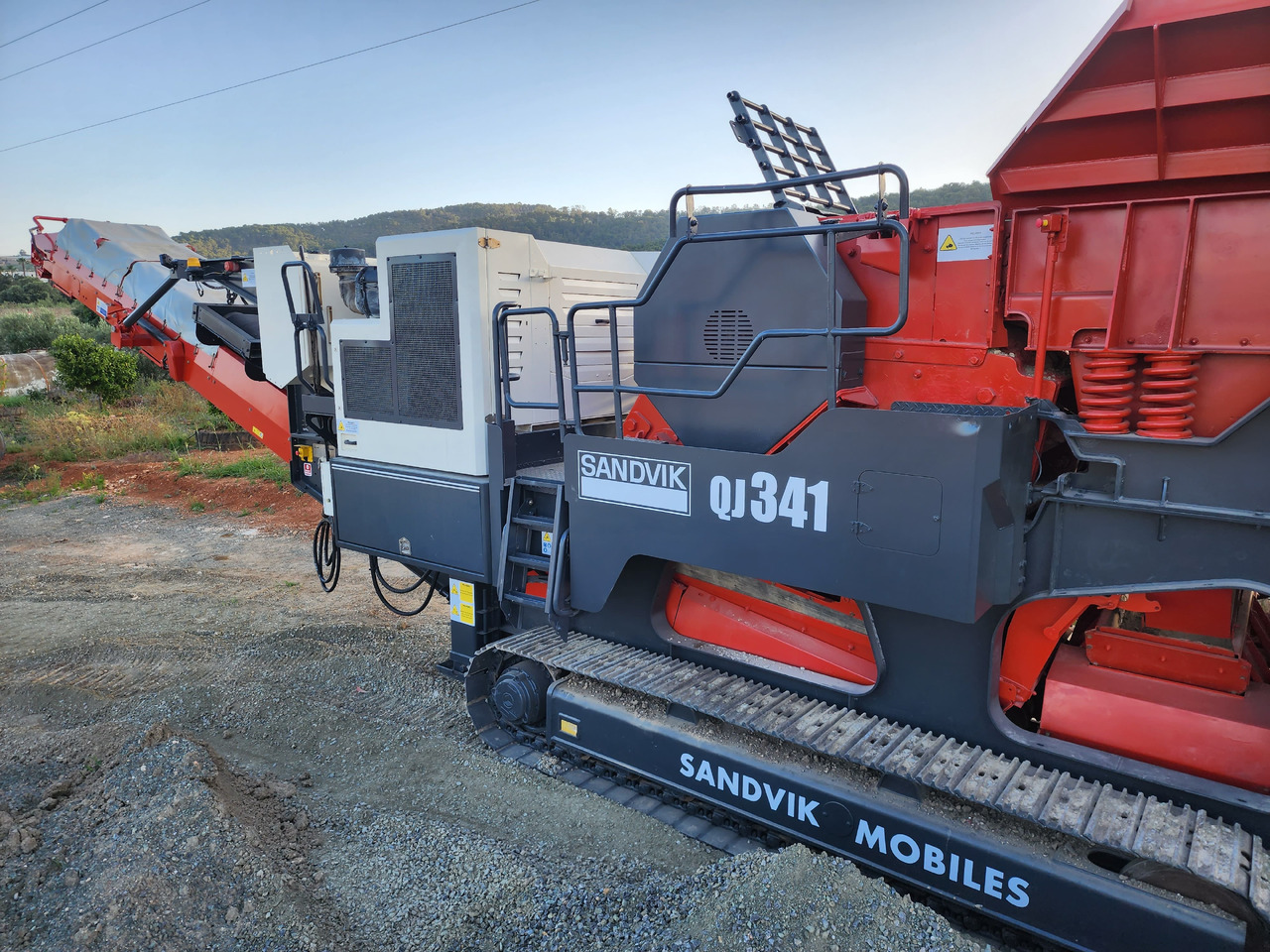SANDVIK QJ341 - Penghancur rahang: gambar 4 SANDVIK QJ341 - Penghancur rahang: gambar 4