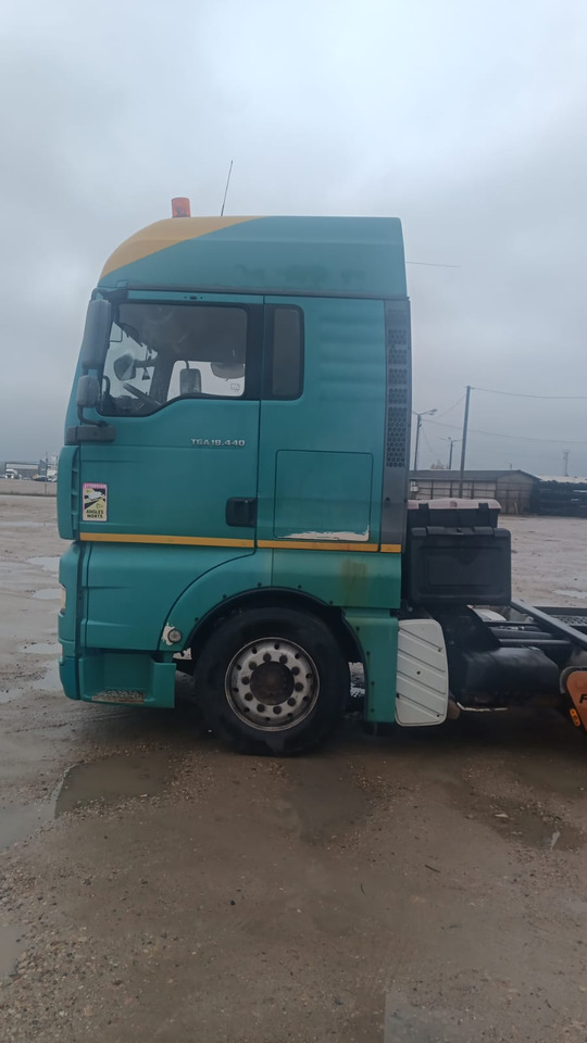 MAN TGA 18440 - Truk pengangkut mobil: gambar 4 MAN TGA 18440 - Truk pengangkut mobil: gambar 4