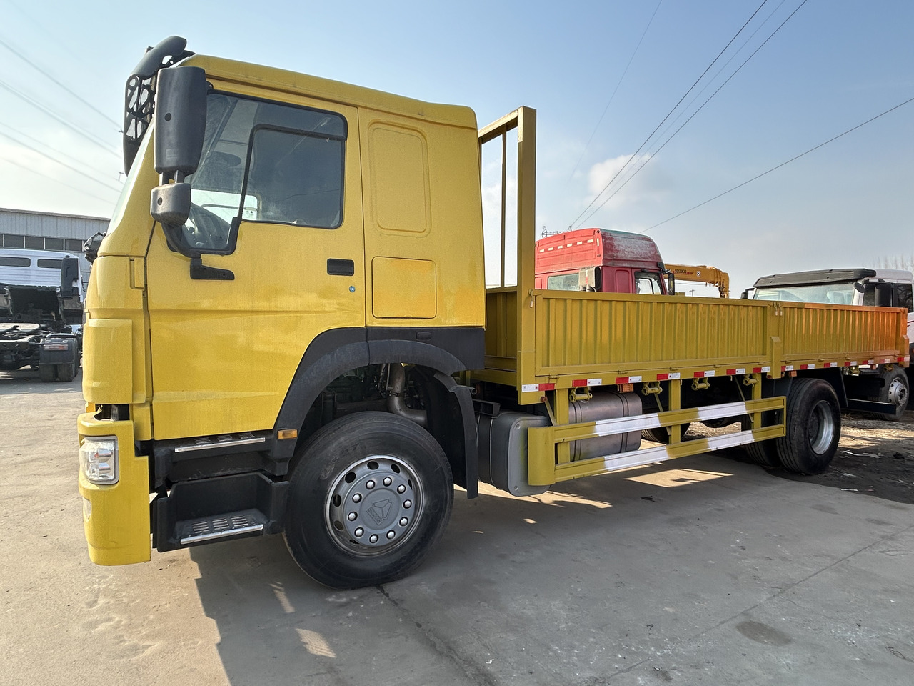 4X2 HOWO 336HP/371HP/375HP/420HP - Truk box: gambar 2 4X2 HOWO 336HP/371HP/375HP/420HP - Truk box: gambar 2