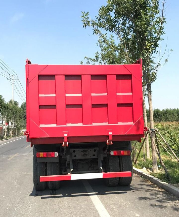 Howo Sinotruck - Truk jungkit: gambar 4 Howo Sinotruck - Truk jungkit: gambar 4
