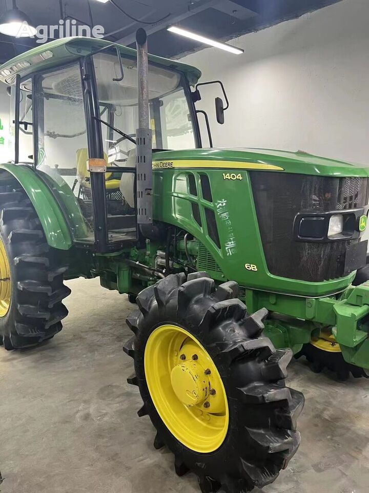 John Deere 1404 - Traktor: gambar 1 John Deere 1404 - Traktor: gambar 1