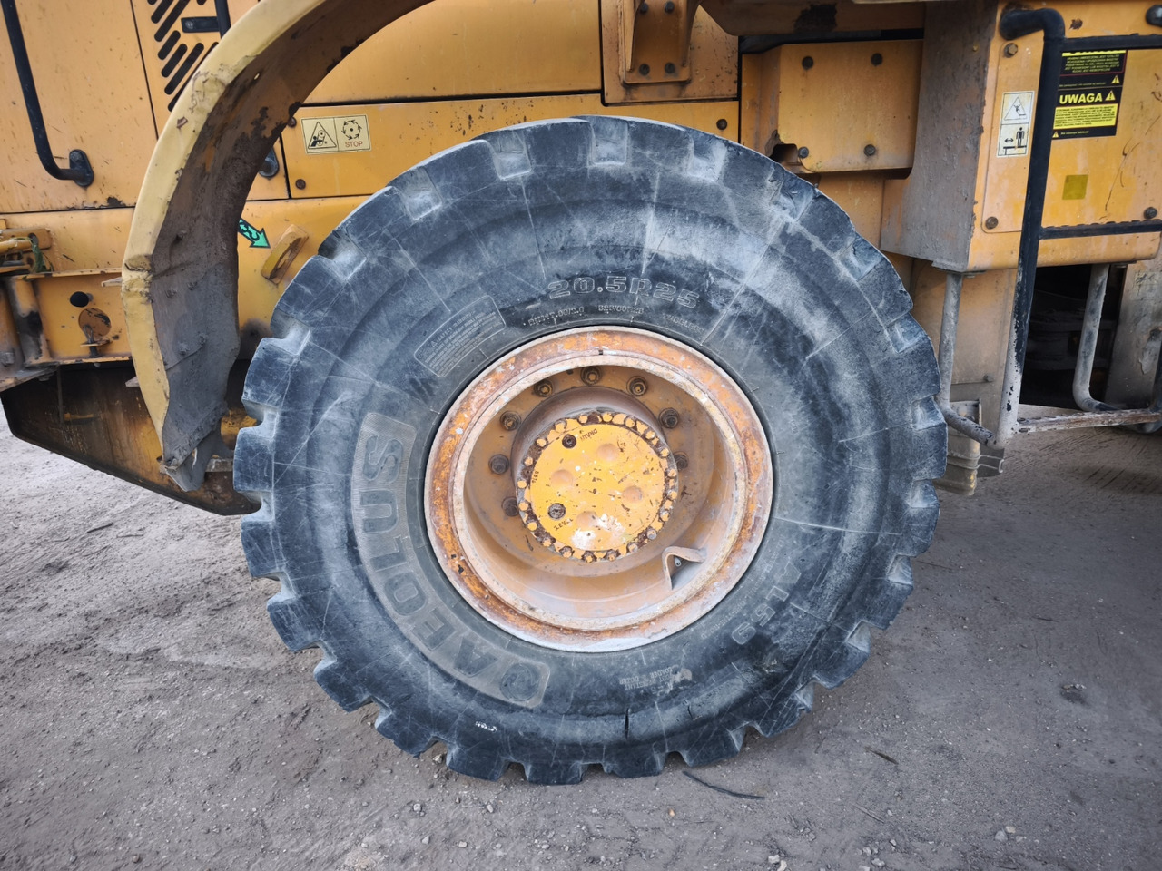 HYUNDAI 757-7 - Wheel loader: gambar 3 HYUNDAI 757-7 - Wheel loader: gambar 3