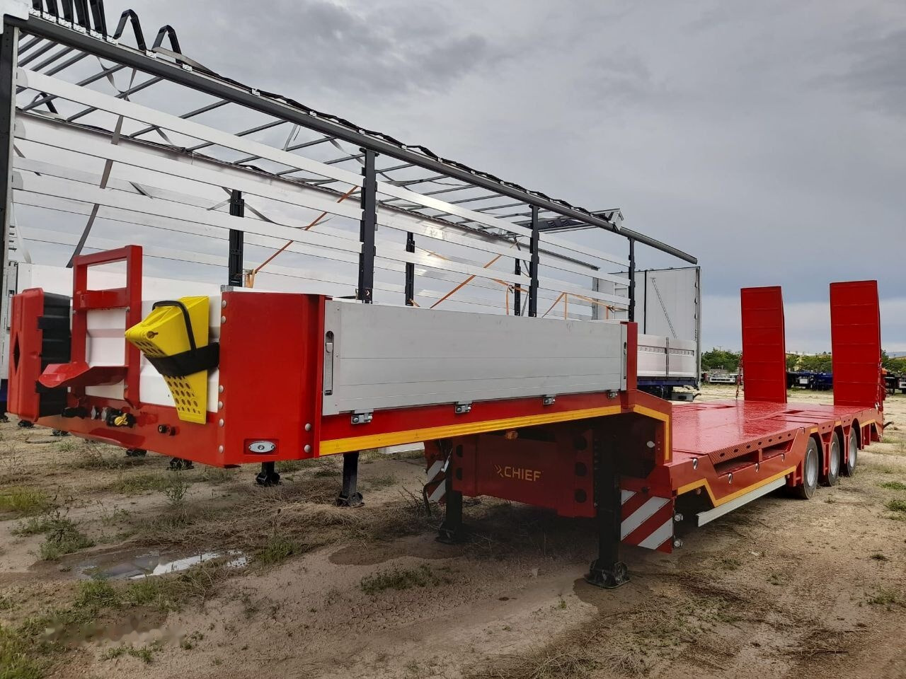 Reis Treyler New - Semi-trailer low bed: gambar 1 Reis Treyler New - Semi-trailer low bed: gambar 1