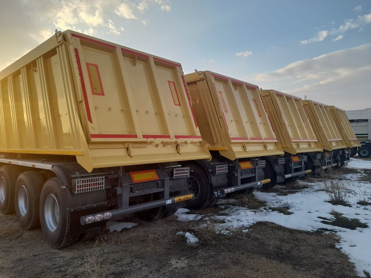 Reis Treyler New - Semi-trailer jungkit: gambar 4 Reis Treyler New - Semi-trailer jungkit: gambar 4