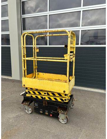 Boss 4,55m Arbeitsbühne Personenlift, BJ 2012 - Scissor lifts: gambar 1 Boss 4,55m Arbeitsbühne Personenlift, BJ 2012 - Scissor lifts: gambar 1