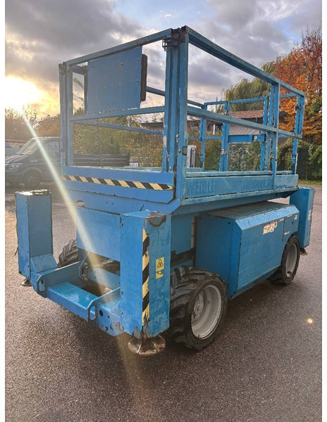 Genie GS 2668 RT 10m Diesel Scherenarbeitsbühne - Scissor lifts: gambar 4 Genie GS 2668 RT 10m Diesel Scherenarbeitsbühne - Scissor lifts: gambar 4