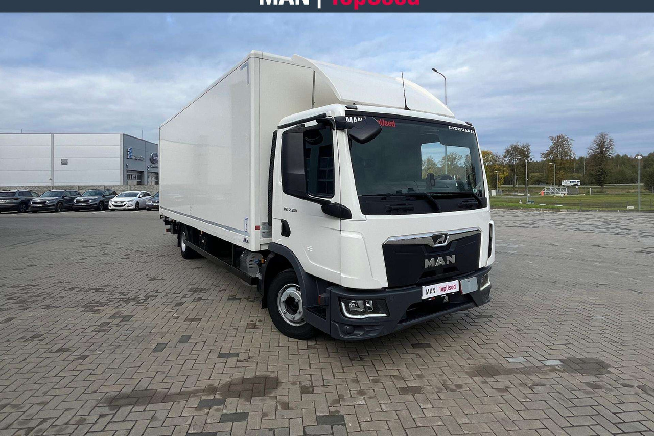 MAN 12.250 4x2 BL CH (8425) - Truk box: gambar 2 MAN 12.250 4x2 BL CH (8425) - Truk box: gambar 2