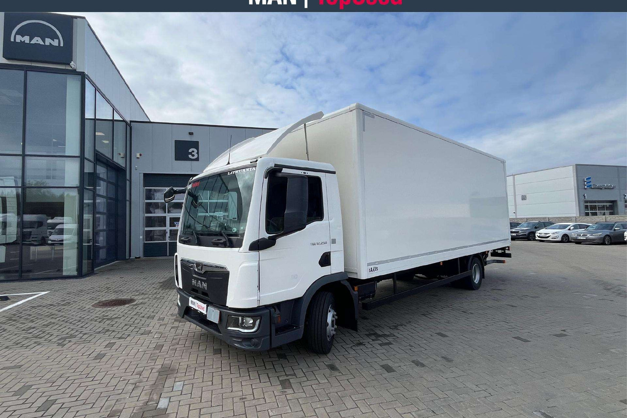 MAN 12.250 4x2 BL CH (8425) - Truk box: gambar 1 MAN 12.250 4x2 BL CH (8425) - Truk box: gambar 1