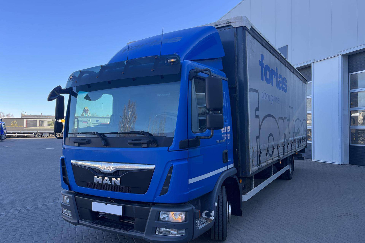 MAN TGL 12.220 4X2 BL su liftu (8493) - Truk dengan terpal samping: gambar 1 MAN TGL 12.220 4X2 BL su liftu (8493) - Truk dengan terpal samping: gambar 1