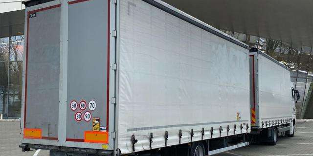 MAN TGX18.470 4x2 LL Retarder (8830) - Truk dengan terpal samping: gambar 4 MAN TGX18.470 4x2 LL Retarder (8830) - Truk dengan terpal samping: gambar 4