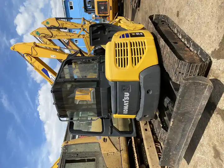 Best-selling Japan Original Second Hand Earth-moving Machinery Cheap Mini Used Komatsu Pc55mr Excavator in Shanghai - Ekskavator perayap: gambar 3 Best-selling Japan Original Second Hand Earth-moving Machinery Cheap Mini Used Komatsu Pc55mr Excavator in Shanghai - Ekskavator perayap: gambar 3